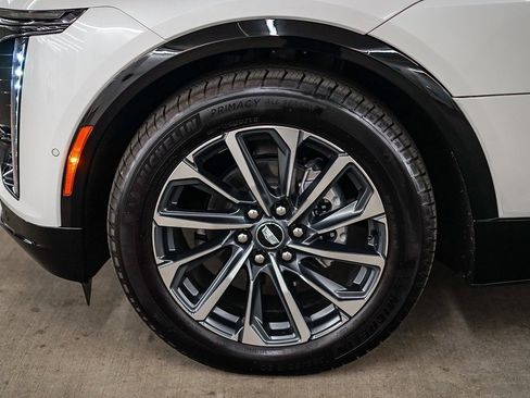 Used 2025 Cadillac Lyriq Sport image 9