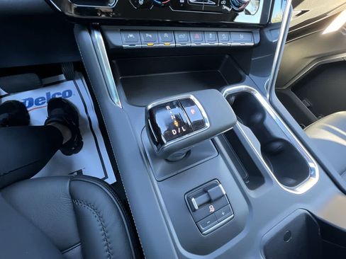 Used 2024 GMC Sierra 1500 Denali w/ Technology Package AWD/4WD image 15