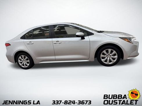 Used 2021 Toyota Corolla LE image 6