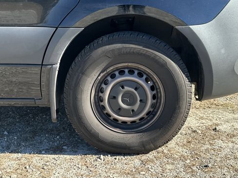 Used 2024 Mercedes-Benz Sprinter 2500 image 11