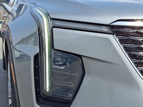 Certified 2024 Cadillac XT4 Premium Luxury image 10