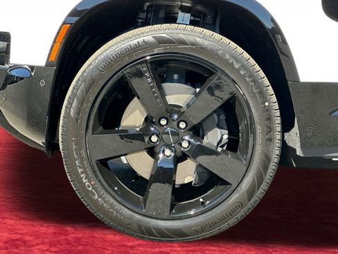 New 2026 Land Rover Defender 110 X-Dynamic SE image 11