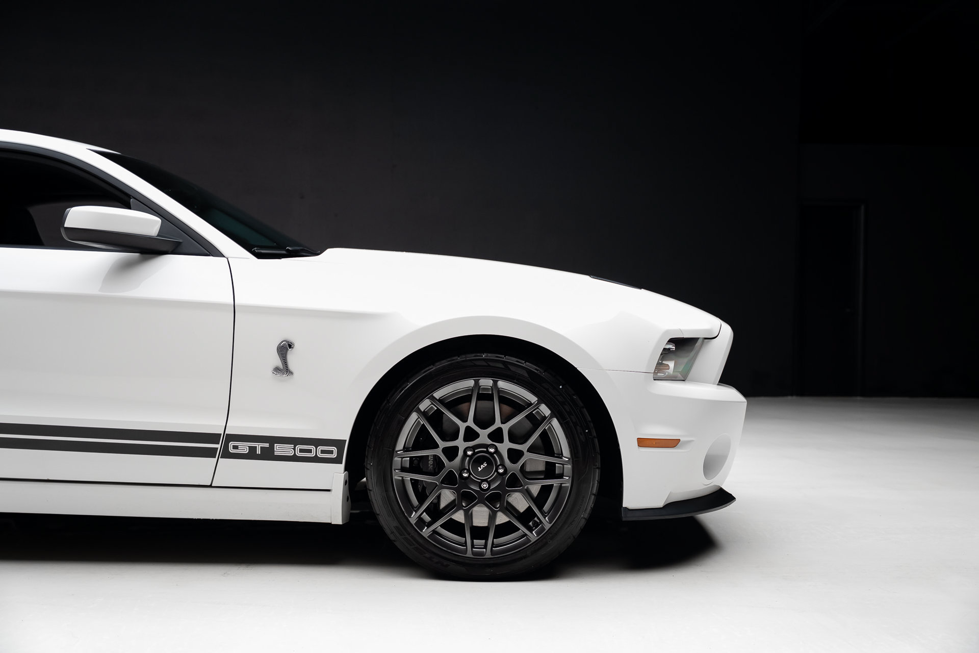 Used 2013 Ford Mustang Shelby GT500 RWD image 40