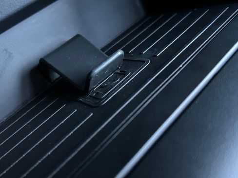 Used 2023 Audi Q4 e-tron Premium Plus w/ Premium Plus image 37