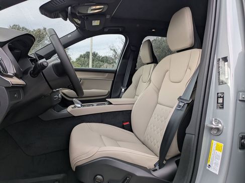 New 2026 Volvo XC90 B6 Plus w/ Protection Package Premier image 2