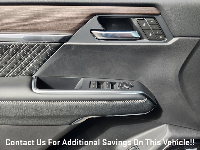 New 2026 GMC Acadia Denali w/ Super Cruise Package FWD image 17