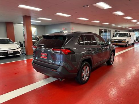 Used 2025 Toyota RAV4 XLE w/ Convenience Package image 4