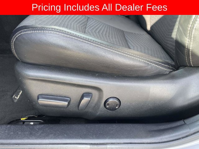 Used 2014 Toyota Camry SE w/ Moonroof Package FWD image 21