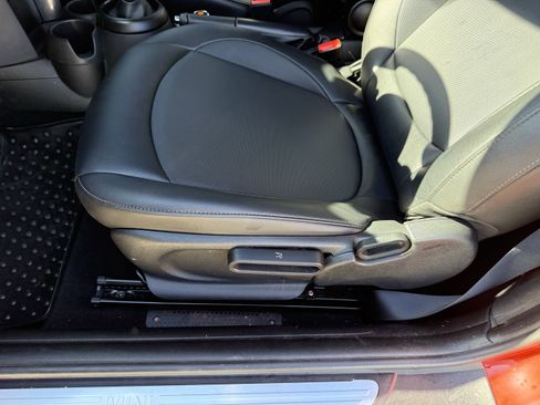 Used 2021 MINI Cooper Cooper w/ 6.5" Touchscreen Package image 29