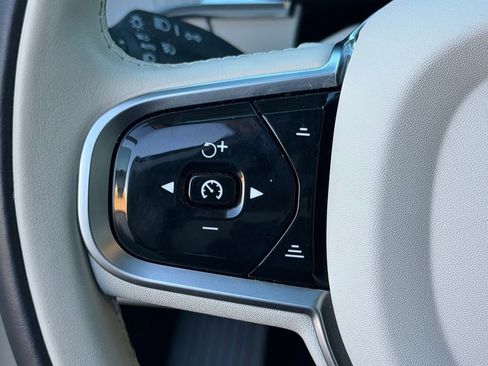 Used 2025 Volvo XC60 T8 Ultra w/ Protection Package Premier image 16