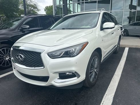 Used 2019 INFINITI QX60 Luxe w/ Sensory Package FWD image 2