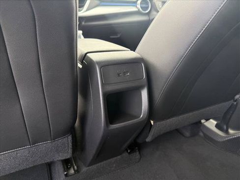 Used 2025 Chevrolet Trax LT w/ LT Convenience Package FWD image 25