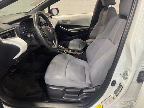 Used 2024 Toyota Corolla SE w/ SE Package image 14