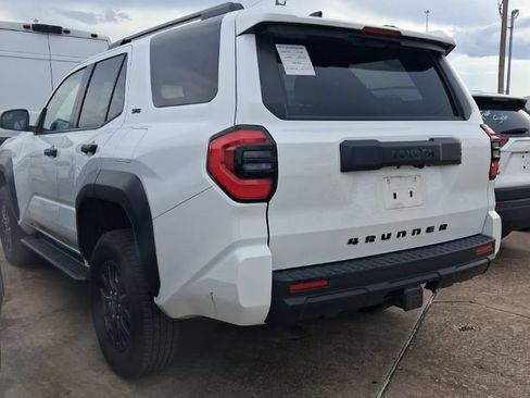 Used 2025 Toyota 4Runner SR5 AWD/4WD image 4