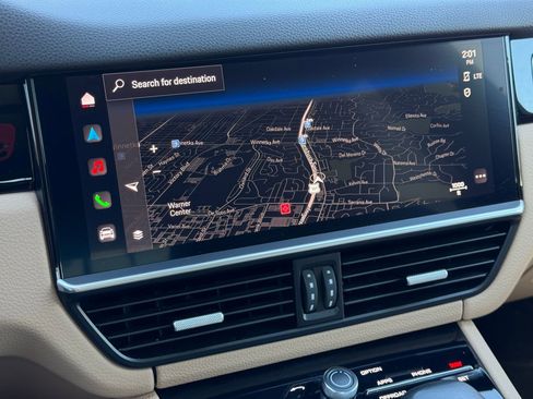 Certified 2022 Porsche Cayenne Platinum Edition image 20