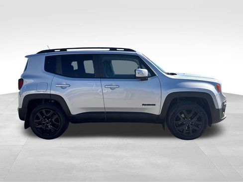 Used 2017 Jeep Renegade Altitude image 7