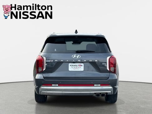 Used 2024 Hyundai Palisade Calligraphy image 3