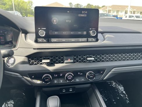 Used 2024 Honda Accord EX image 11