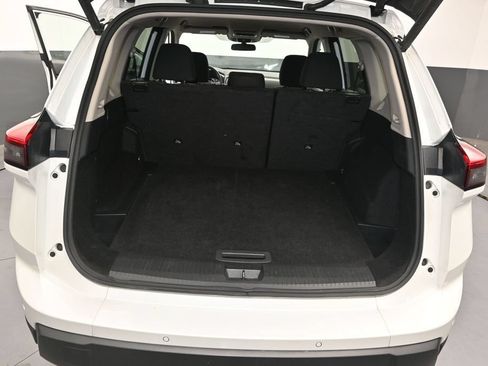 Used 2025 Nissan Rogue SV FWD image 14