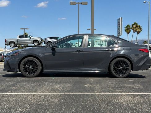 Used 2025 Toyota Camry SE FWD image 7
