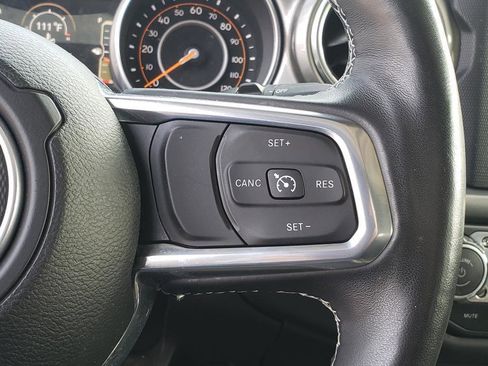 Used 2018 Jeep Wrangler Unlimited Sahara w/ Cold Weather Group image 34