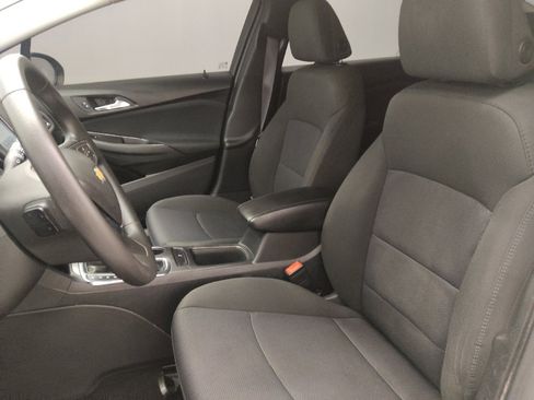 Used 2016 Chevrolet Cruze LT image 17