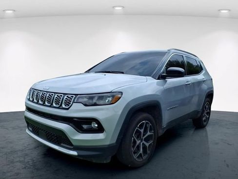 Used 2025 Jeep Compass Limited AWD/4WD image 2