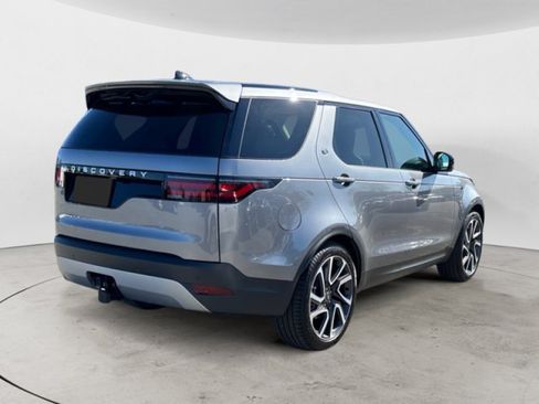 Certified 2025 Land Rover Discovery S AWD/4WD image 4