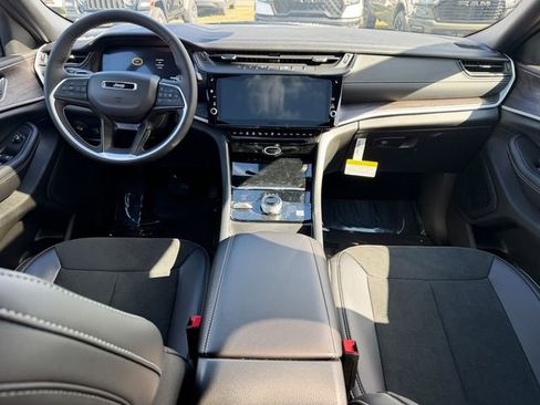 New 2026 Jeep Grand Cherokee Laredo image 25