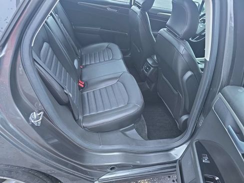 Used 2016 Ford Fusion SE w/ Equipment Group 202A AWD/4WD image 13