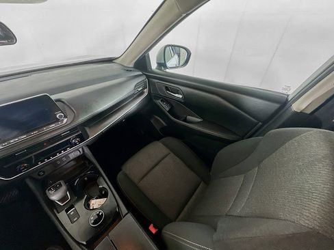 Used 2024 Nissan Rogue SV image 11