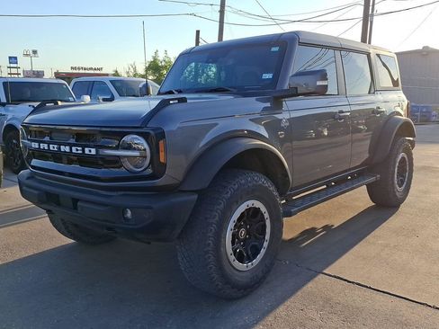 Used 2023 Ford Bronco Outer Banks w/ Sasquatch Package AWD/4WD image 4