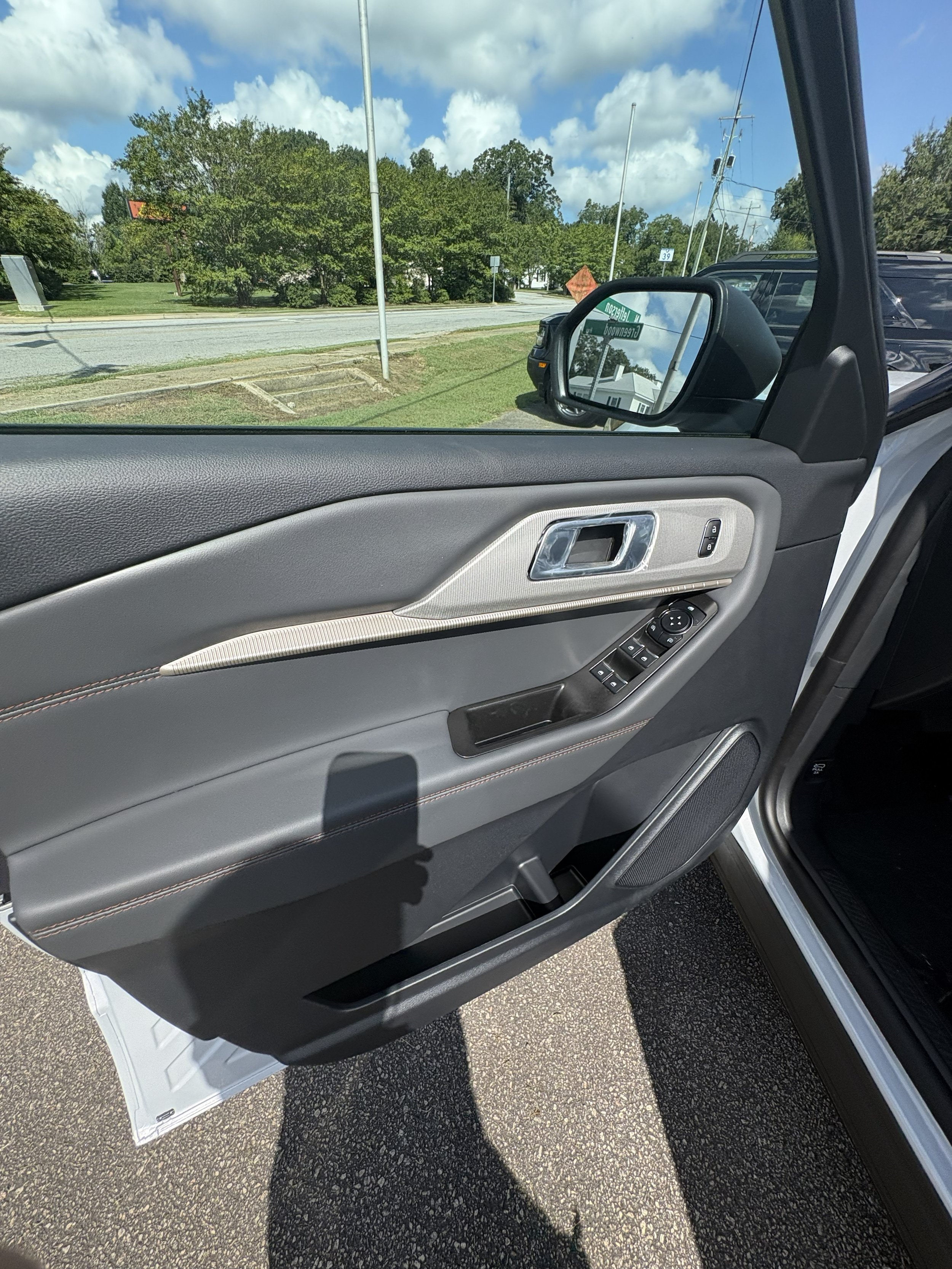New 2026 Ford Explorer Active w/ Active Comfort Package RWD image 9