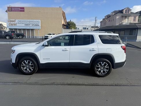Used 2023 GMC Acadia SLT image 2