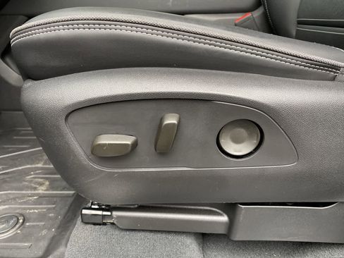 Used 2025 GMC Sierra EV Denali AWD/4WD image 14