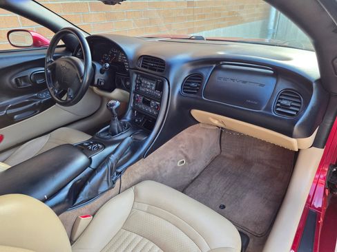 Used 1999 Chevrolet Corvette Coupe w/ Memory Pkg RWD image 22