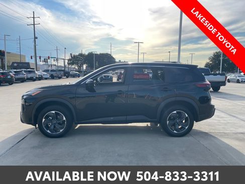 Used 2025 Nissan Rogue SV AWD/4WD image 2