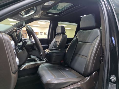 Used 2021 GMC Sierra 2500 Denali w/ Denali Black Diamond Edition image 16
