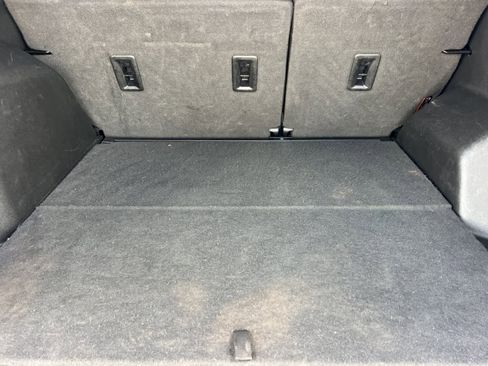 Used 2020 Chevrolet Equinox LT image 16