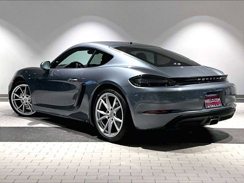 Used 2025 Porsche 718 Cayman w/ Premium Package image 3