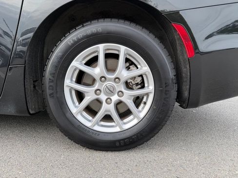 Used 2023 Chrysler Pacifica Touring-L FWD image 34