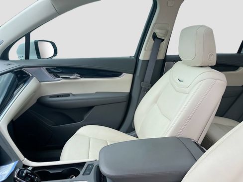 Used 2024 Cadillac XT6 Premium Luxury AWD/4WD image 25