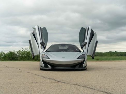 Used 2019 McLaren 600LT RWD image 27