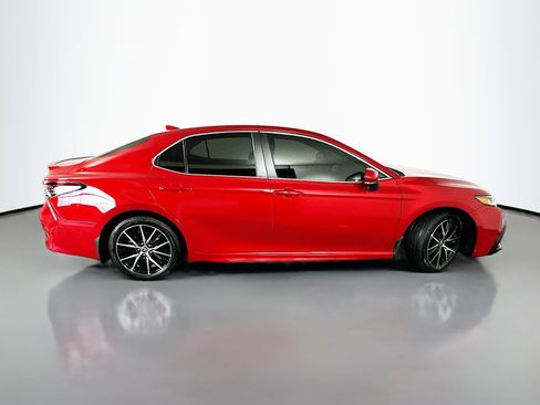 Used 2023 Toyota Camry SE image 8