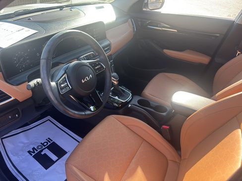Certified 2024 Kia Seltos EX image 6
