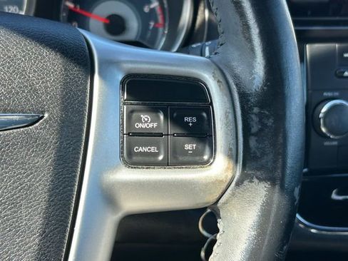 Used 2013 Chrysler 200 Touring image 20