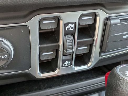 Used 2025 Jeep Wrangler Unlimited Sport AWD/4WD image 24