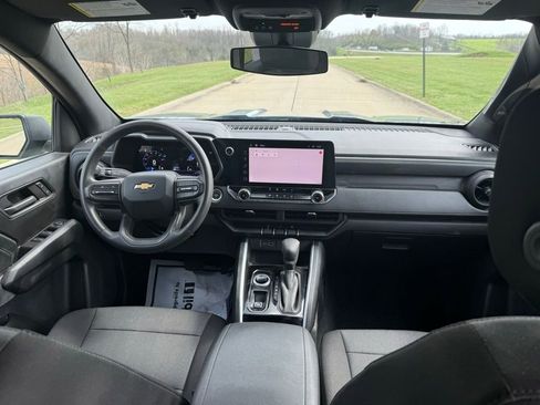 Used 2024 Chevrolet Colorado W/T w/ WT Convenience Package image 16