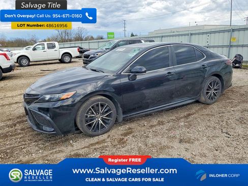 Used 2022 Toyota Camry SE w/ Cold Weather Package AWD/4WD image 1