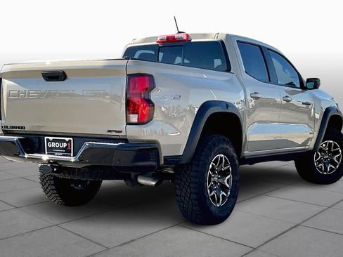 Used 2024 Chevrolet Colorado ZR2 w/ Technology Package image 12